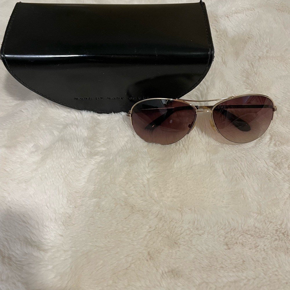 Marc by Marc Jacobs Women’s gold aviator sunglasses
